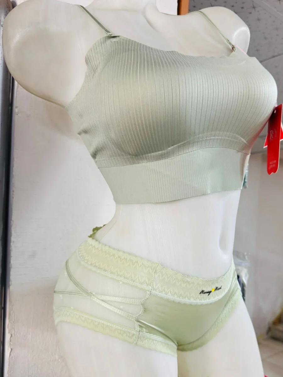 İnsivible Bralet sütyen takımı